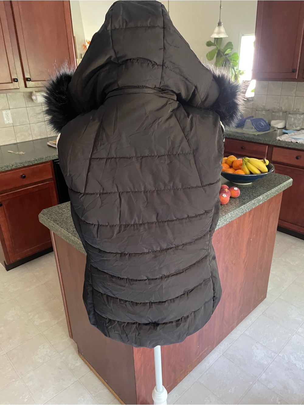 Calvin Klein Black Quilted Hooded Puffer Vest with Faux Fur Trim - Size L - Picture 3 of 8